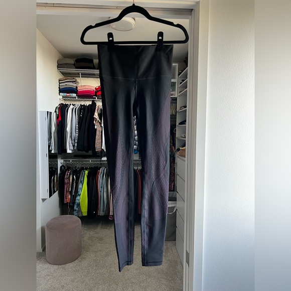 Lululemon Mapped Out High-Rise Tight 28" inseam - size 6 - Picture 3 of 6